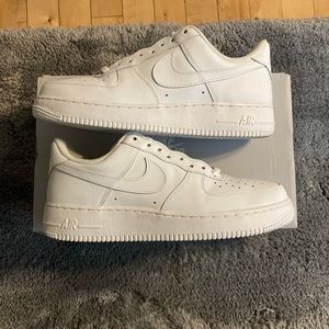 Nike Air Force 1 Low '07 White - Size 9 US M